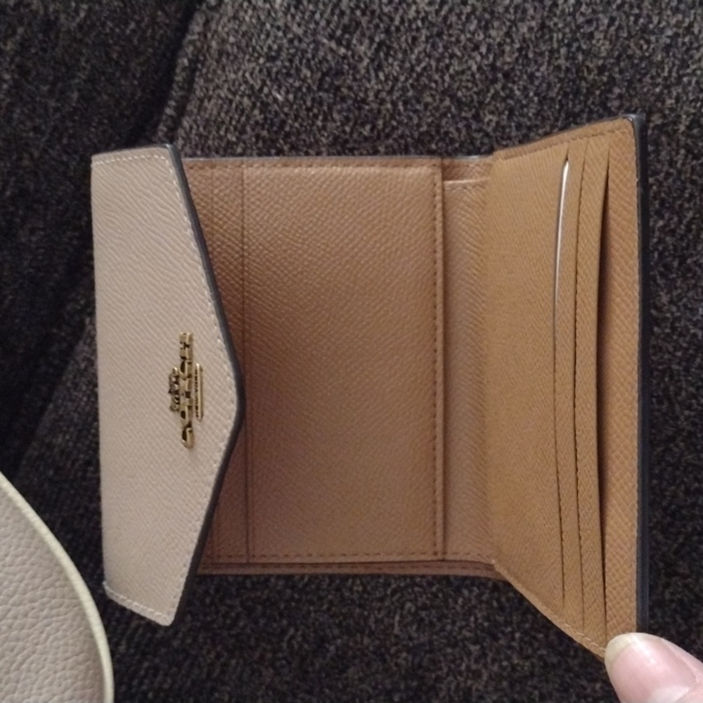 Coach - Picture 3 of 3